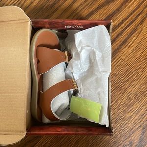NWT girls waterproof sandals